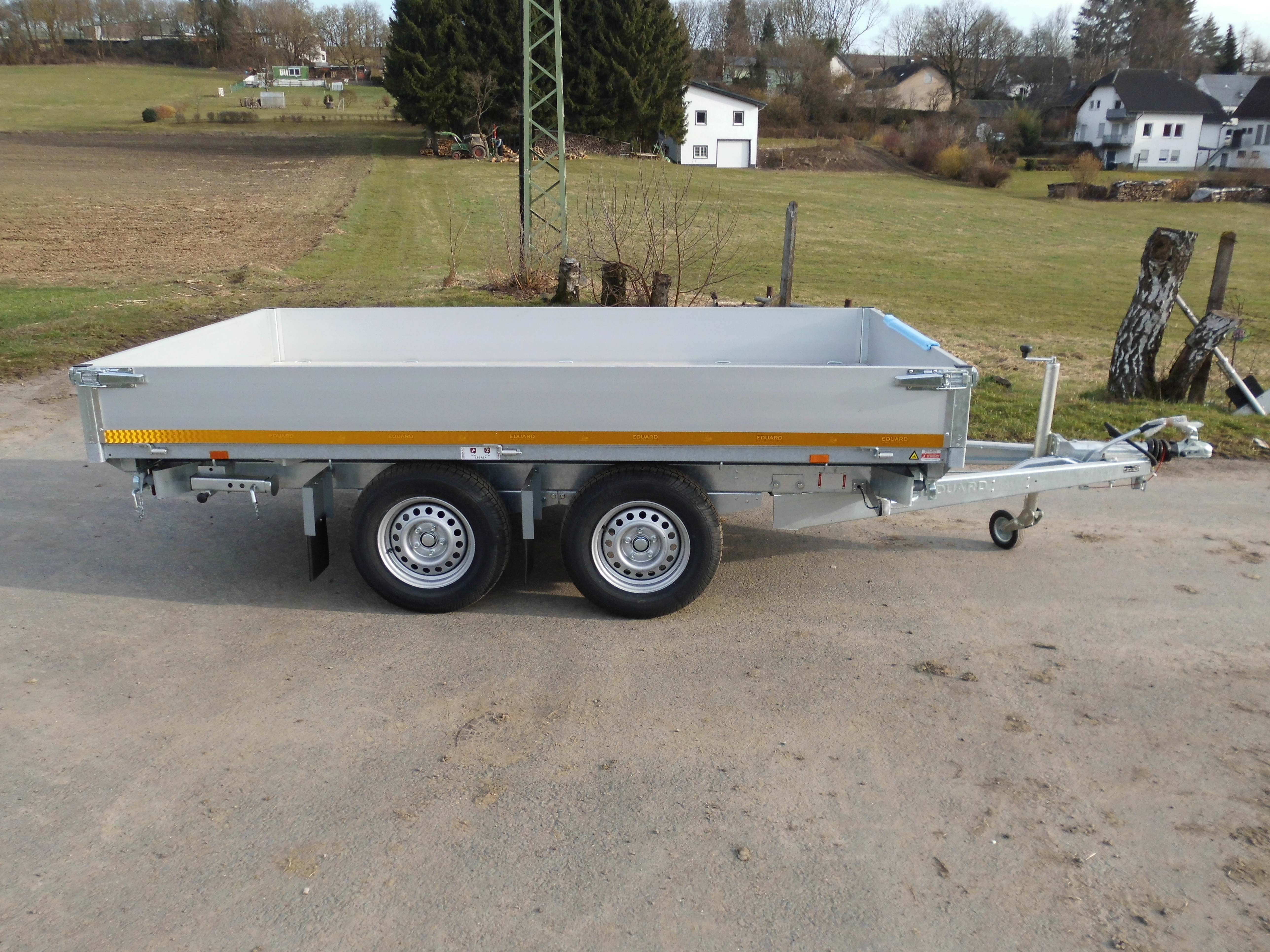 EDUARD Anhänger 3Seitenkipper 330×180, 3000kg ABVERKAUF