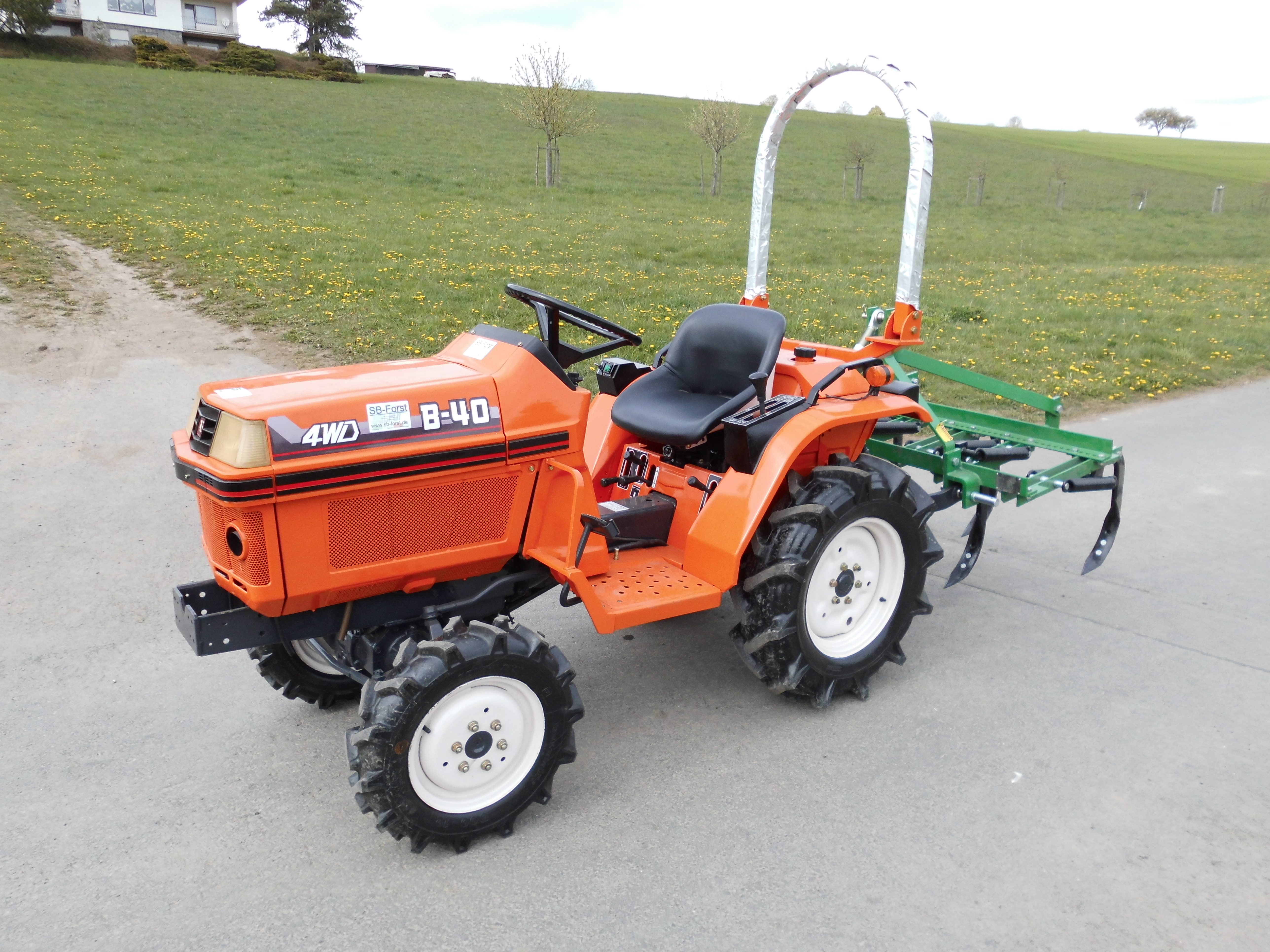 Kubota B – 40 Mit Allradantrieb Und Grubber – SB – Forst